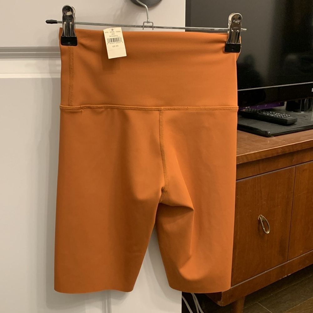 Offline by Aerie goals bike shorts hi-rise 7” - Picture 2 of 6